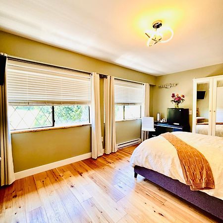 Oceanside Manor - Golf Course View Bed & Breakfast Qualicum Beach Dış mekan fotoğraf