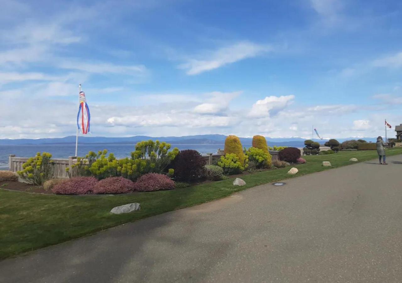 Oceanside Manor - Golf Course View Bed & Breakfast Qualicum Beach Dış mekan fotoğraf