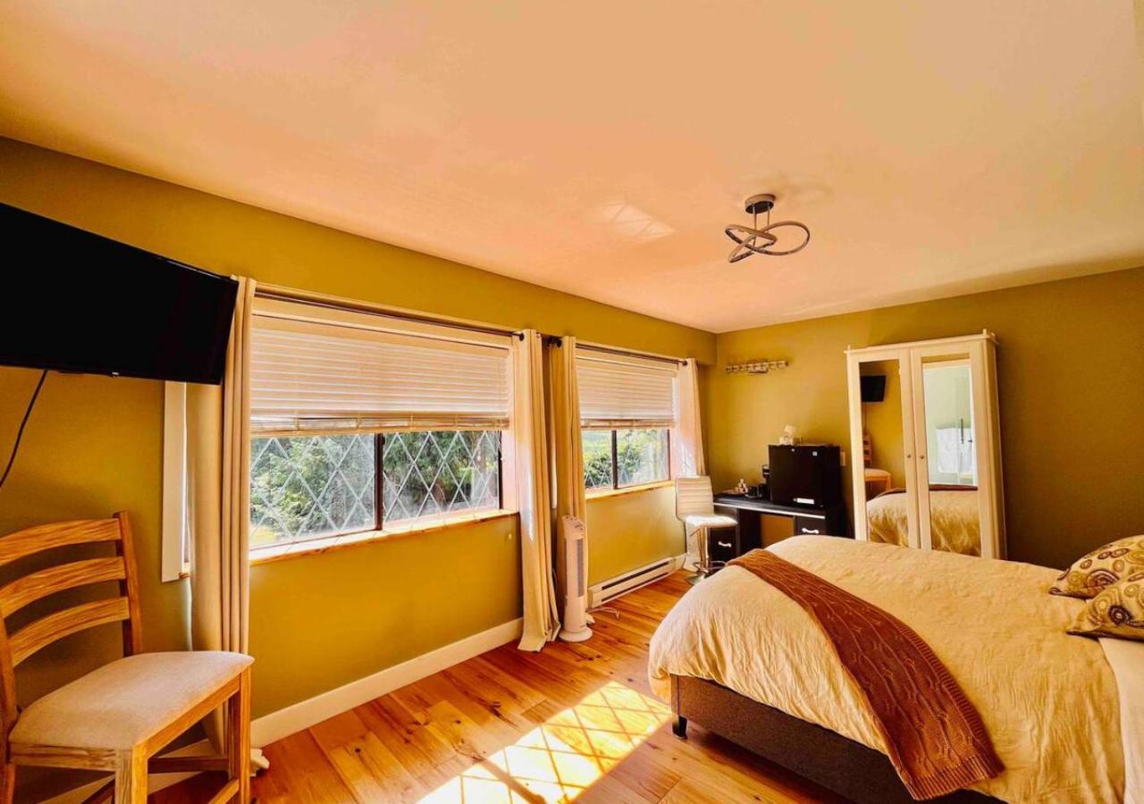 Oceanside Manor - Golf Course View Bed & Breakfast Qualicum Beach Dış mekan fotoğraf
