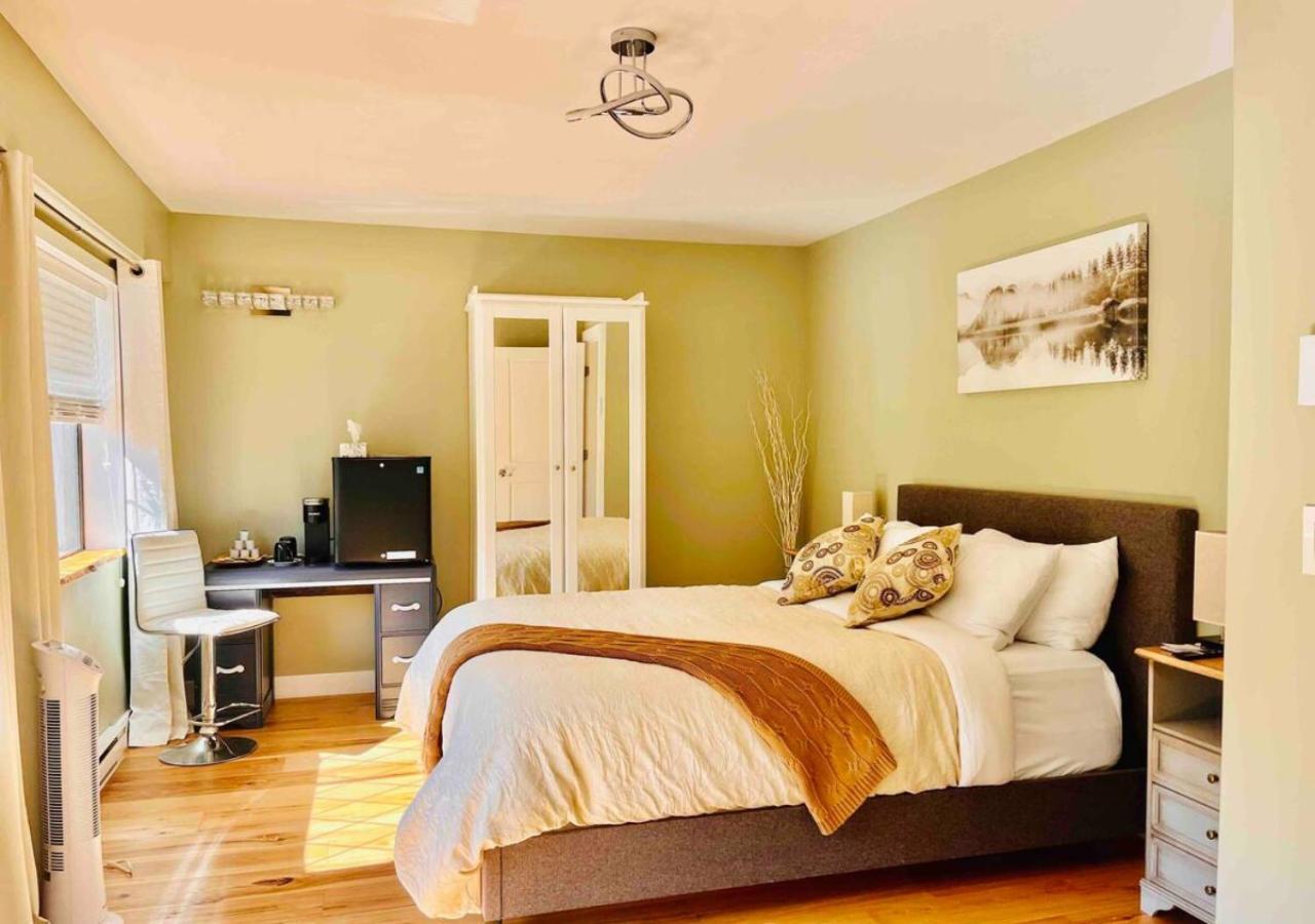 Oceanside Manor - Golf Course View Bed & Breakfast Qualicum Beach Dış mekan fotoğraf