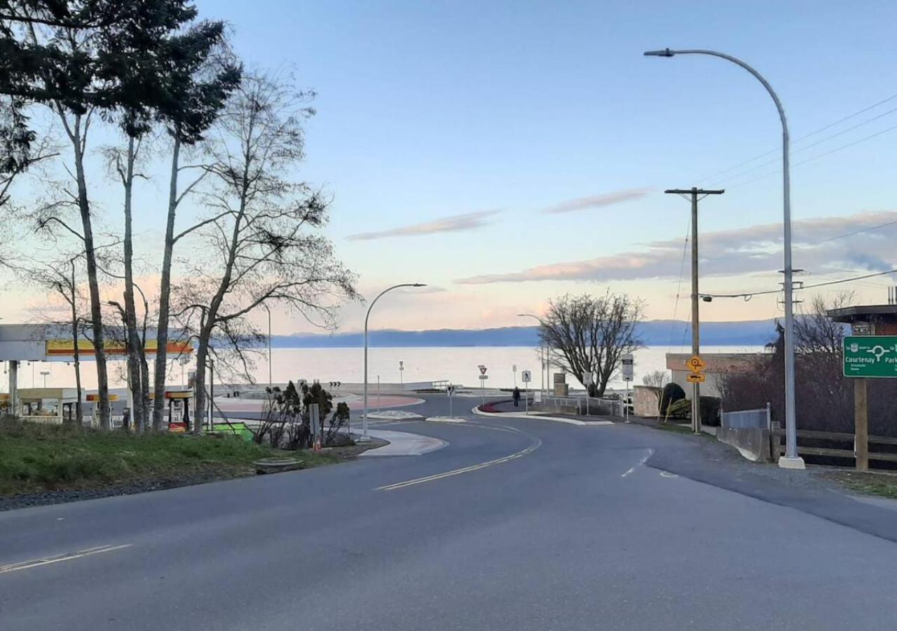 Oceanside Manor - Golf Course View Bed & Breakfast Qualicum Beach Dış mekan fotoğraf