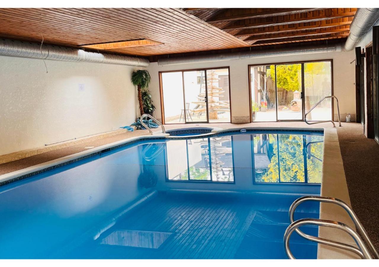 Oceanside Manor - Golf Course View Bed & Breakfast Qualicum Beach Dış mekan fotoğraf