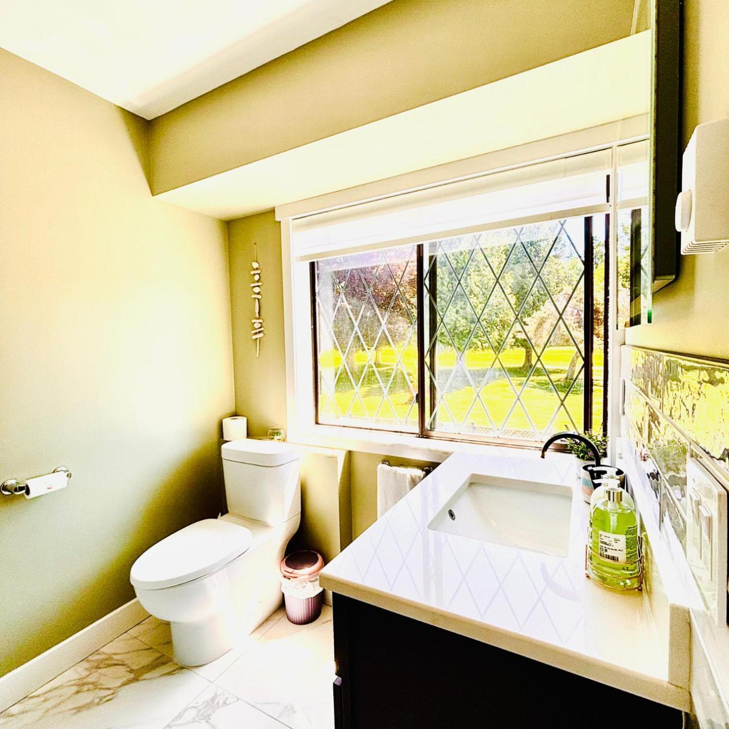 Oceanside Manor - Golf Course View Bed & Breakfast Qualicum Beach Dış mekan fotoğraf